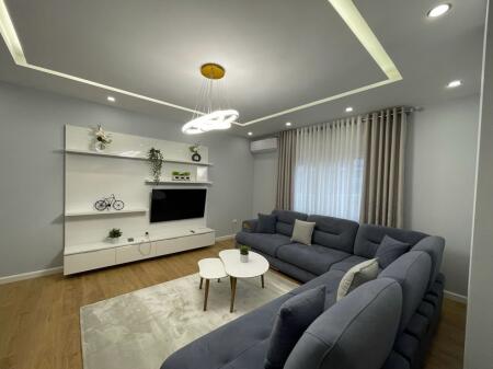 Apartment 2+1+2 for rent, Zogu i Zi near Ring Center 800 euros.