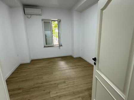 WE RENT A BUSINESS SPACE 3+1, 100M2 IN MYSLYM SHYRI