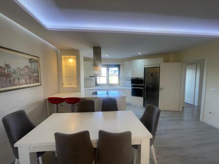 A 2+1+2 apartment with a storage room is offered for rent in the center.
