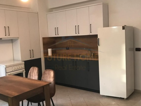 Affitto, Appartamento 2+1, Quartiere 18, Korçë (KO52259)