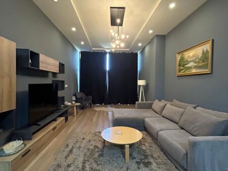 1+1, Peti Road, Dry Lake, price 650.