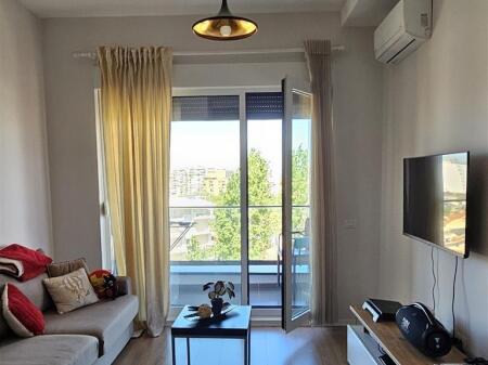 Super Apartament me qera tek 21 dhjetori, Kompleksi Magnet (550 Euro)
