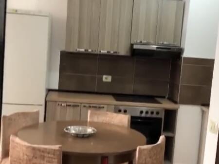 Affittasi appartamento 2+1+1 con balcone