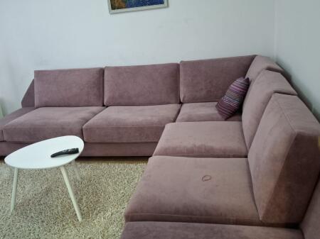 1+1, furnished in Myslym Shyri, 550 euros.