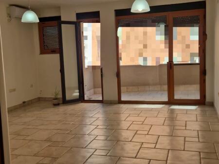 Zyre me qera 3+1 prane Stadiumit Air Albania (ID BZ2608) Tirane