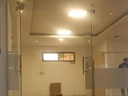 AFFITTASI AMBIENTE 70M2 900 EURO 21 DICEMBRE
