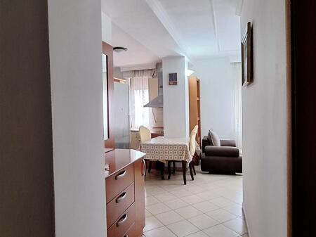 1+1 apartment for rent in the Center, Barrikadave Street (50,000 Lek negotiable)