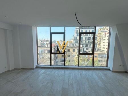 OFFICE FOR RENT 156 M2 ON KAVAJA STREET 2,500 EURO