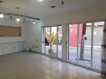 SHOP FOR RENT 60 M2 AT ZOGU I ZI