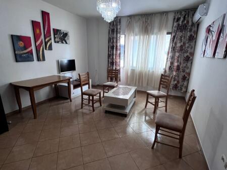 vendesi appartamento 1+1 in via 5 maggio