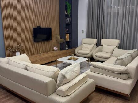 Jepet super duplex 3+1+2+2 vende parkimi tek mbikalimi qendres kristal