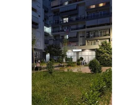 Dyqan për Qira te Kika 2, Komuna e Parisit,