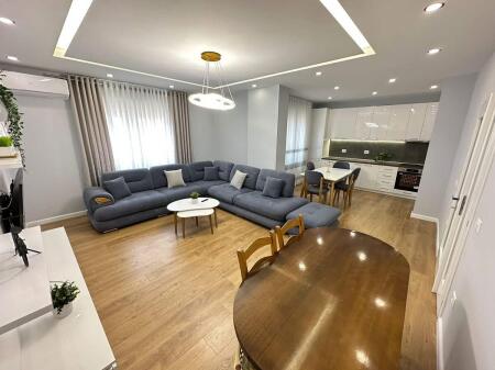 2+1 apartment for rent in Zogu i Zi.
