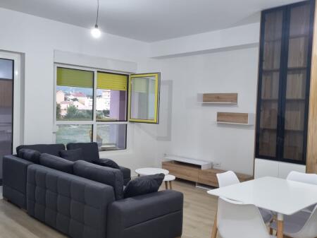 A 2+1 apartment is for rent in Ali Demi.