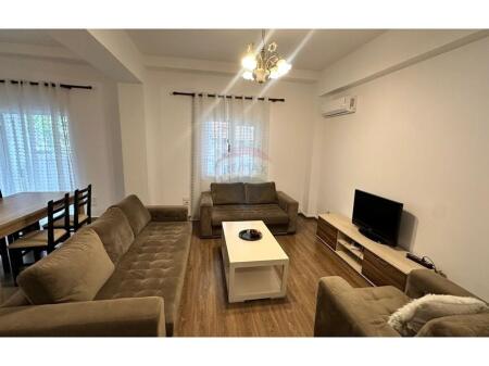 Apartament 1+ per qira Rruga Myslym Shyri
