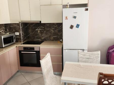 1+1, furnished, at the Golden Park complex, price 400 euros.
