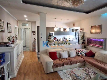 3+1 Apartment for Sale – Paris Commune, Tirana