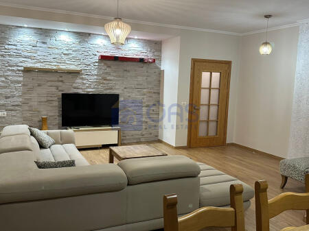 Apartment 2+1 for rent on Kavaja Street 620 euros.