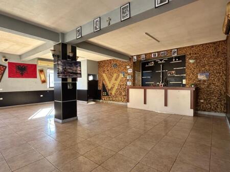 BUSINESS SPACE OF 220M2 FOR RENT IN LAPRAKE 700 EURO