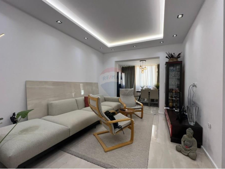 For rent 2+1 near Çam Market, Central Post Office.