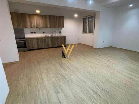 OFFICE FOR RENT 125M2 AT IRFAN TOMINI 600 EURO