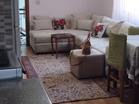 3+2, furnished, with parking, near the red school, 800 euros.
