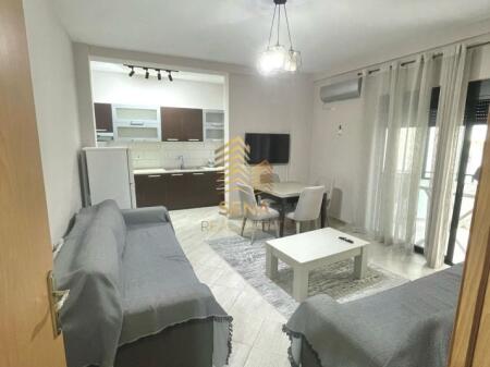 Qera, Apartament 1+1, Kodra e Diellit,450 Euro/Muaj-0692096050