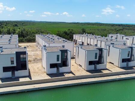 🏡 Vila “Turquoise Marina” për Shitje – Ekskluzivitet, Qetësi dhe Elegancë Pranë Detit