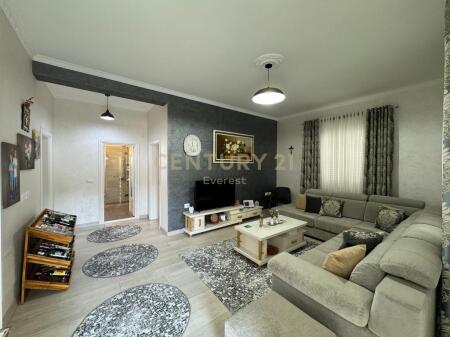 2+1 apartment for rent near the American villas.