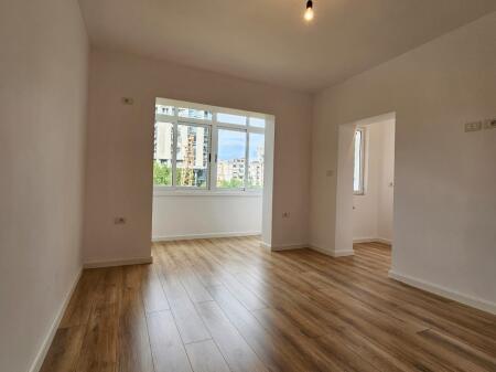 Apartament 1+1 prane Tregut Çam 130.000 €