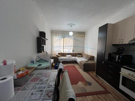 Shitet Apartament 2+1+2, Astir