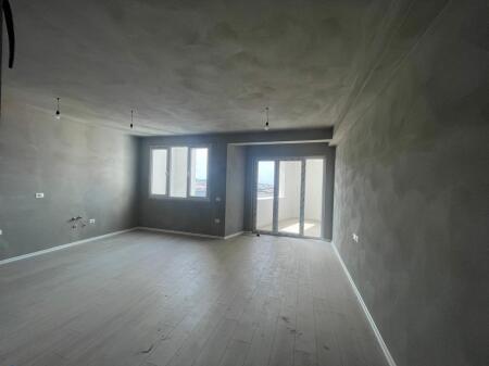 Apartament zyre 2+1+parkim me qira tek Unaza e Re