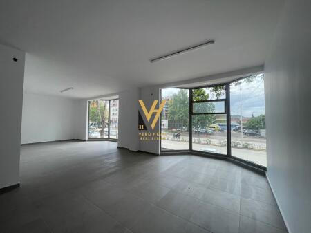 JEPET AMBJENT BIZNESI 125 M2 ME QERA TE RRUGA DRITAN HOXHA 1.200 EURO