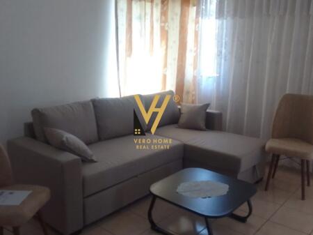 3+1 apartment with balcony for rent at Unaza e Re for 450 euros.