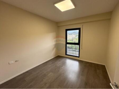 SPACE FOR RENT NEAR THE PARIS COMMUNE!