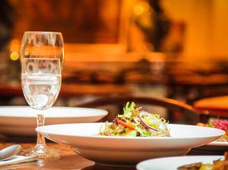 Bar-Restaurant Sheshi Willson for sale.