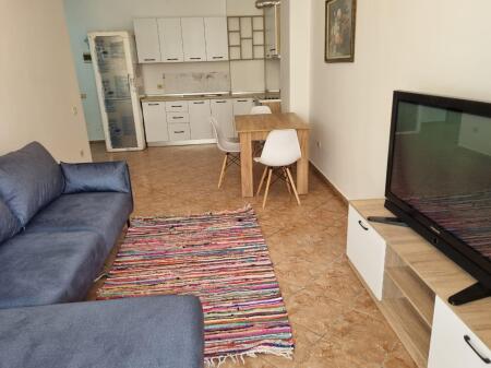 Affittasi appartamento 2+1 ad Astir vicino a Bohemi!