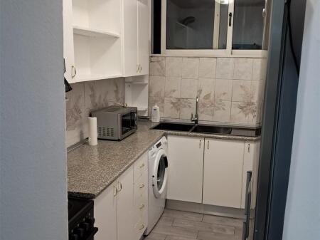 Apartment 2+1 for rent, Ali Dem opposite 1 Maj school (on the main road) 600,000 lek.