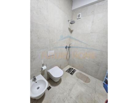 Shitet, Apartament 1+1 Myslym Shyri, Tiranë.