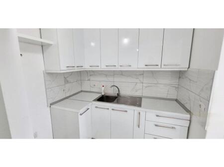 Jepet me Qera Apartament 2+1 ne Allias ! 350 € /Muaj