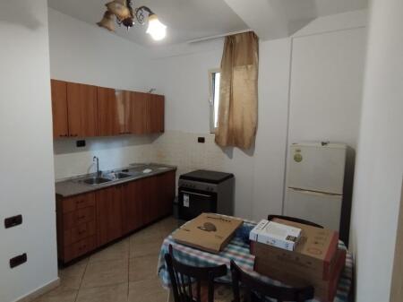 The first floor of a private house near Marin Barleti in Selita is available.