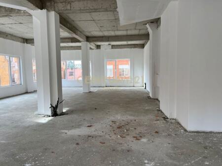 OCCASION Commercial Space Open Space for Sale near QSUT