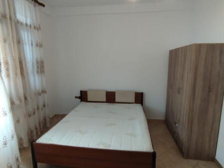 A 1+1 apartment is available for rent near Marin Barleti in Selita.