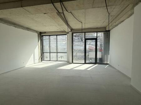  Jepet me qira ambient biznesi te Lake View Liqeni Artificial