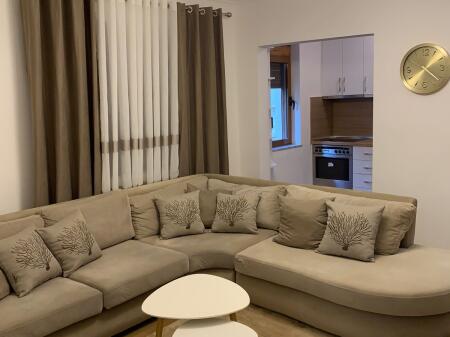 A super 2+1 apartment is for rent near Shkolla e Kuqe!