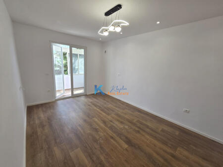 2+1+2 for SALE in Myslym Shyr, near the Pjeter Budi school.