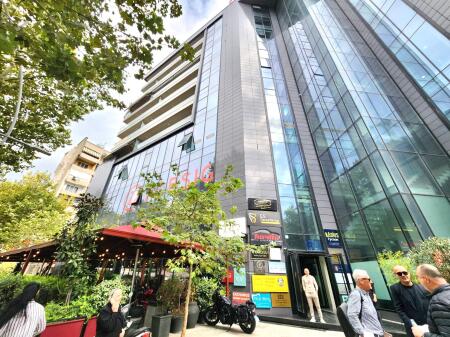 In Affitto: Spazio Commerciale Multifunzionale – Turdiu Center, Nel Cuore di Tirana