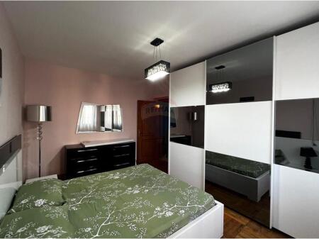  JEPET APARTAMENT 2+1 ME QIRA UNAZE BULEVARDI I RI