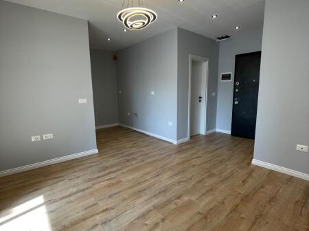 5 Maj Apartament për shitje 1+1