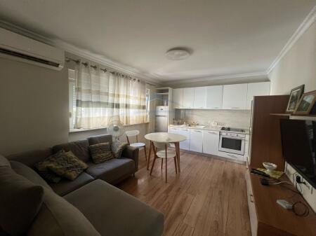 Qera, Apartament 2+1, 21 Dhjetori